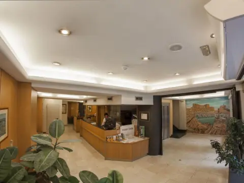 Hotel Delta - Photo 2