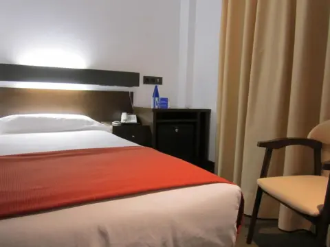 Hotel Domus Plaza Zocodover - Photo 2
