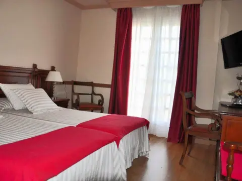 Hotel Edelweiss Camprodon - Photo 4