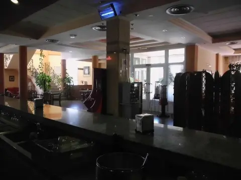 Hotel Escudo de Granada - Photo 2