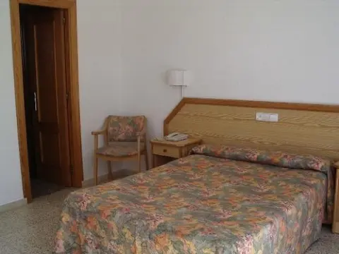 Apartamentos Palasiet - Photo 3