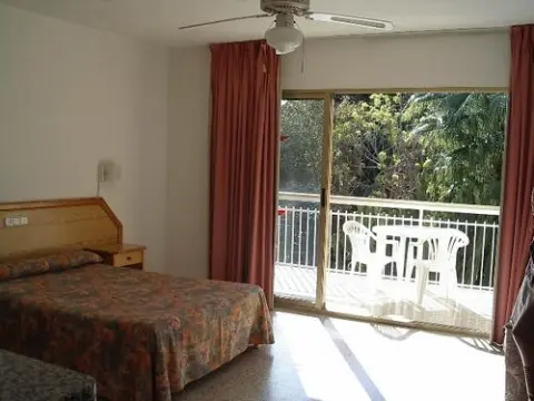 Apartamentos Palasiet - Photo 4