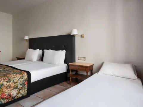 Hotel Exe Alfonso VIII - Photo 3