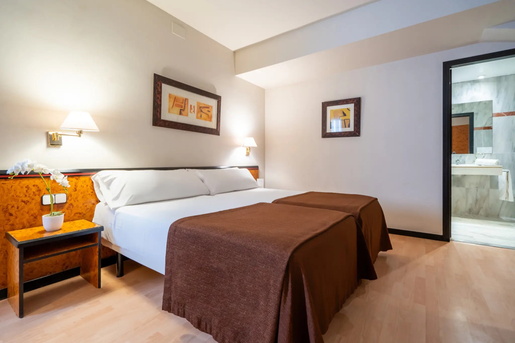 Hotel Glories - фото 4