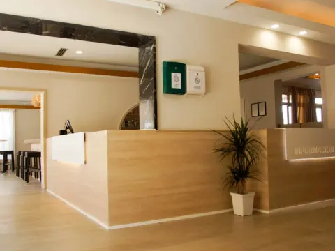 Hotel Iris - Photo 2