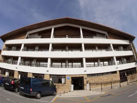 Hotel Jatorrena - Photo 1