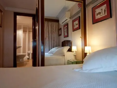 Hotel La Residencia - Photo 3