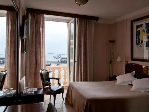Hotel La Residencia - Photo 4