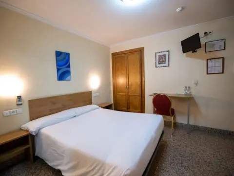 Hotel Los Jeronimos y Terraza Monasterio - Photo 3