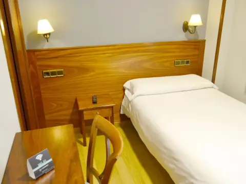 Hotel Los Templarios - Photo 3