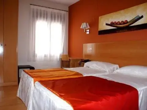 Hotel Mataelpino - Photo 2