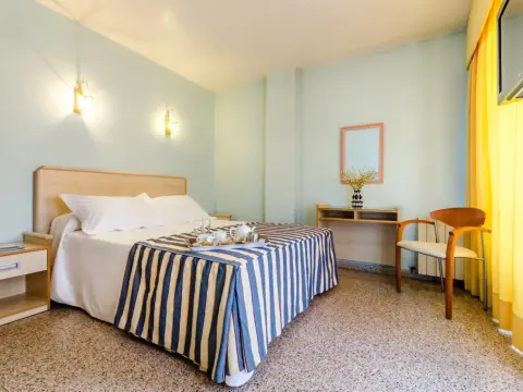 Hotel Mediterraneo - Photo 3