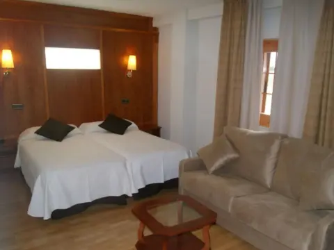 Hotel Mozarbez Salamanca - Photo 4