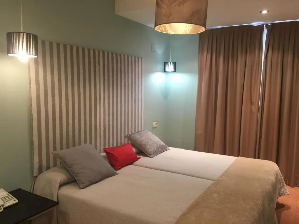 Hotel Patilla Ciudad de Requena - Photo 3