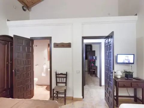 Hotel Puerta de la Sierra - Photo 3