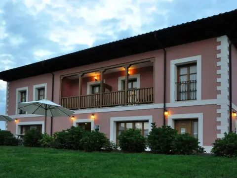 Hotel Puerta del Oriente - Photo 1