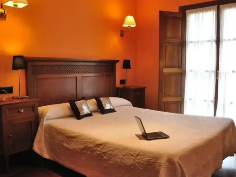 Hotel Puerta del Oriente - Photo 2