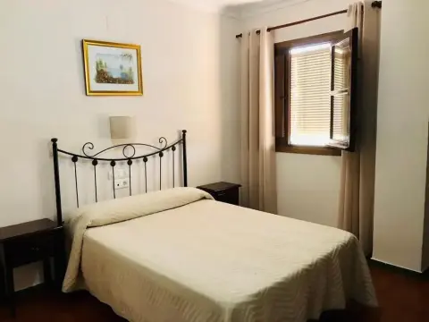 Hotel Restaurante La Yedra - Photo 4