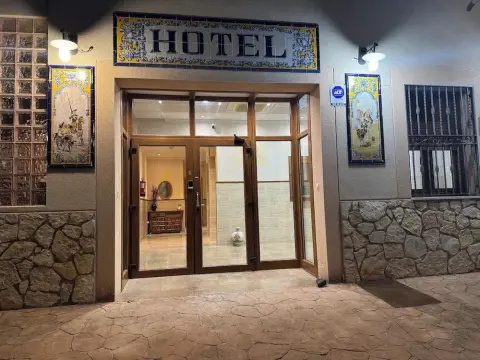 Hotel Restaurante Mr - Photo 1