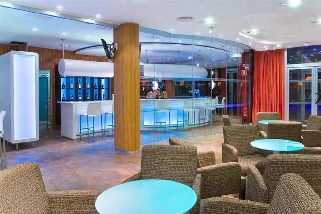 Hotel RH Royal - Recommended for Adults