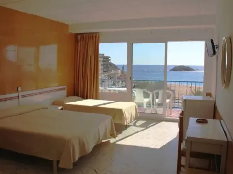 Hotel Rovira - Photo 4