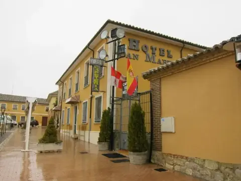 Hotel San Martín - Photo 1