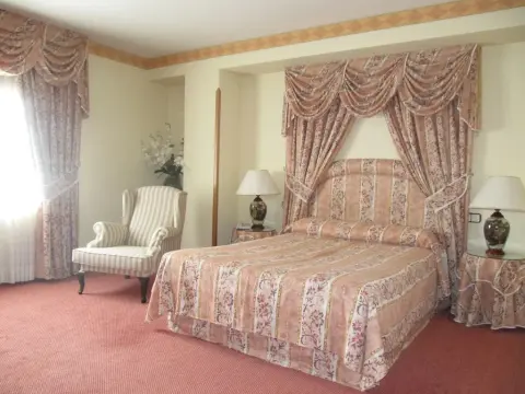 Hotel Sercotel Cuatro Postes - Photo 4