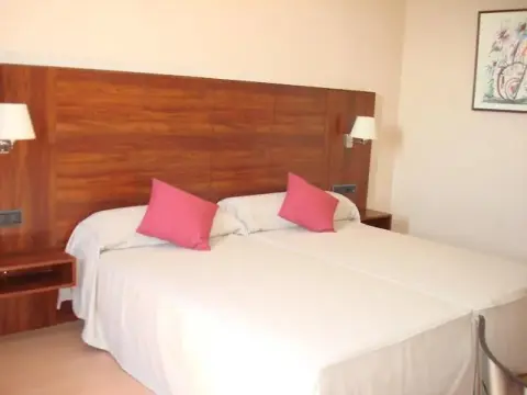 Hotel Sercotel Riscal - Photo 2