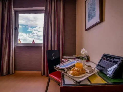 Hotel Sercotel Riscal - Photo 4