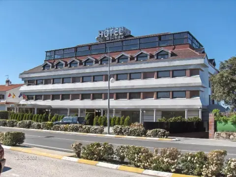 Hotel Sierra Real - Photo 2