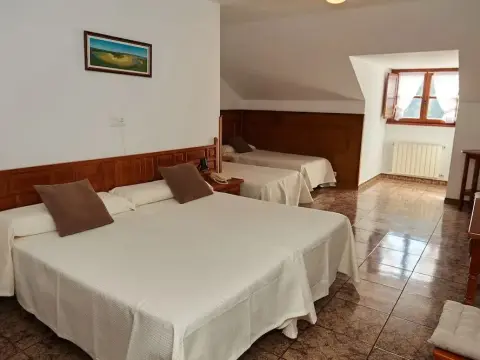 Hotel Solatorre - Photo 4
