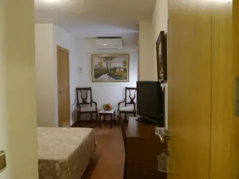 Hotel Torrezaf - Photo 4