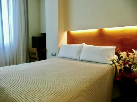 Hotel Turin  Barcelona - Photo 4