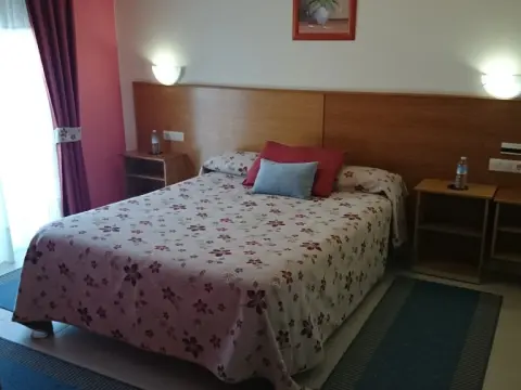 Hotel Valdoviño Express - Photo 3