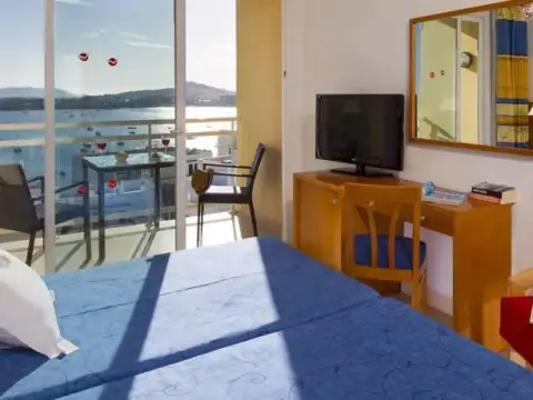 Victoria Hotel Ibiza - Photo 4