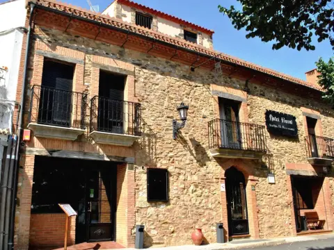 Hotel Villa de Berzocana - Photo 1
