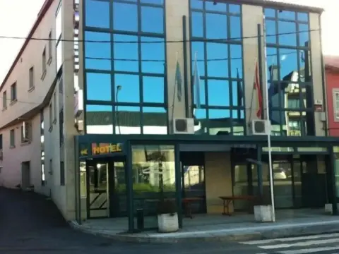 Hotel Villanueva - Photo 1