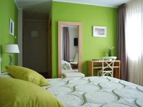 Hotel y Apartamentos Sur de la Bahía - Photo 4