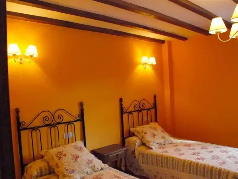 House With 2 Bedrooms in Fresneda de la Sierra Tirón, With Furnished Terrace - Photo 4