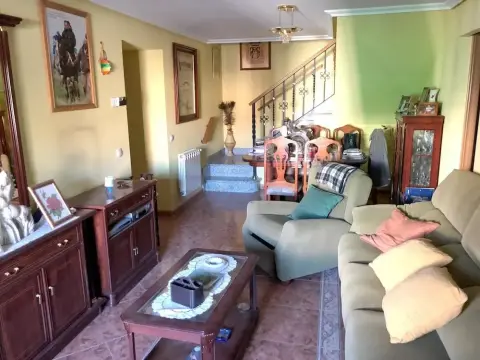 House With 3 Bedrooms in Madrigal de las Altas Torres, With Furnished Terrace - Photo 3