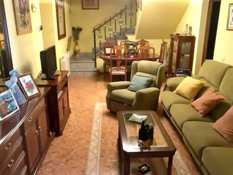 House With 3 Bedrooms in Madrigal de las Altas Torres, With Furnished Terrace - Photo 2