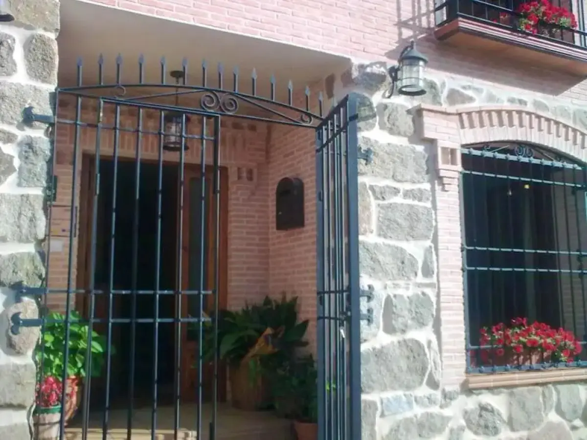 House With 8 Bedrooms in Cenicientos, With Wonderful Mountain View and