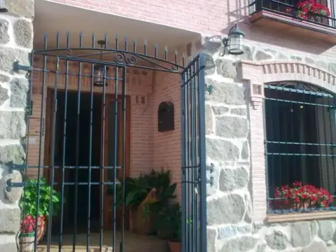 House With 8 Bedrooms in Cenicientos, With Wonderful Mountain View and - Photo 1
