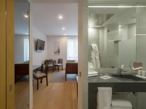 ICON Casona 1900 by Petit Palace - Photo 3