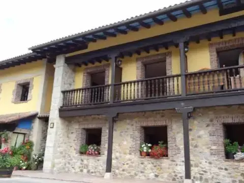 Intriago - Photo 1
