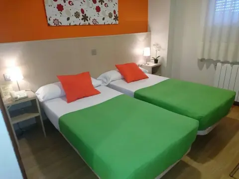 OK Hotel La Basílica - Photo 3