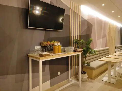 OK Hotel La Basílica - Photo 4