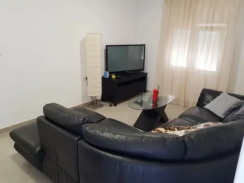 La Florida Apartments - Photo 2