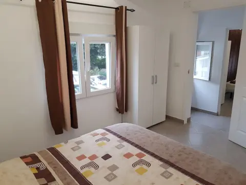 La Florida Apartments - Photo 4