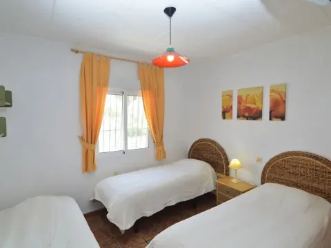 Luxurious Villa in La Escuera with Swimming Pool - Photo 3